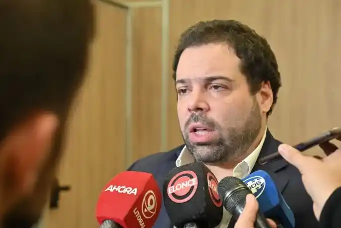 El ministro Troncoso sostuvo que Agmer le pide al Gobierno puntos que no reclamó en 25 años