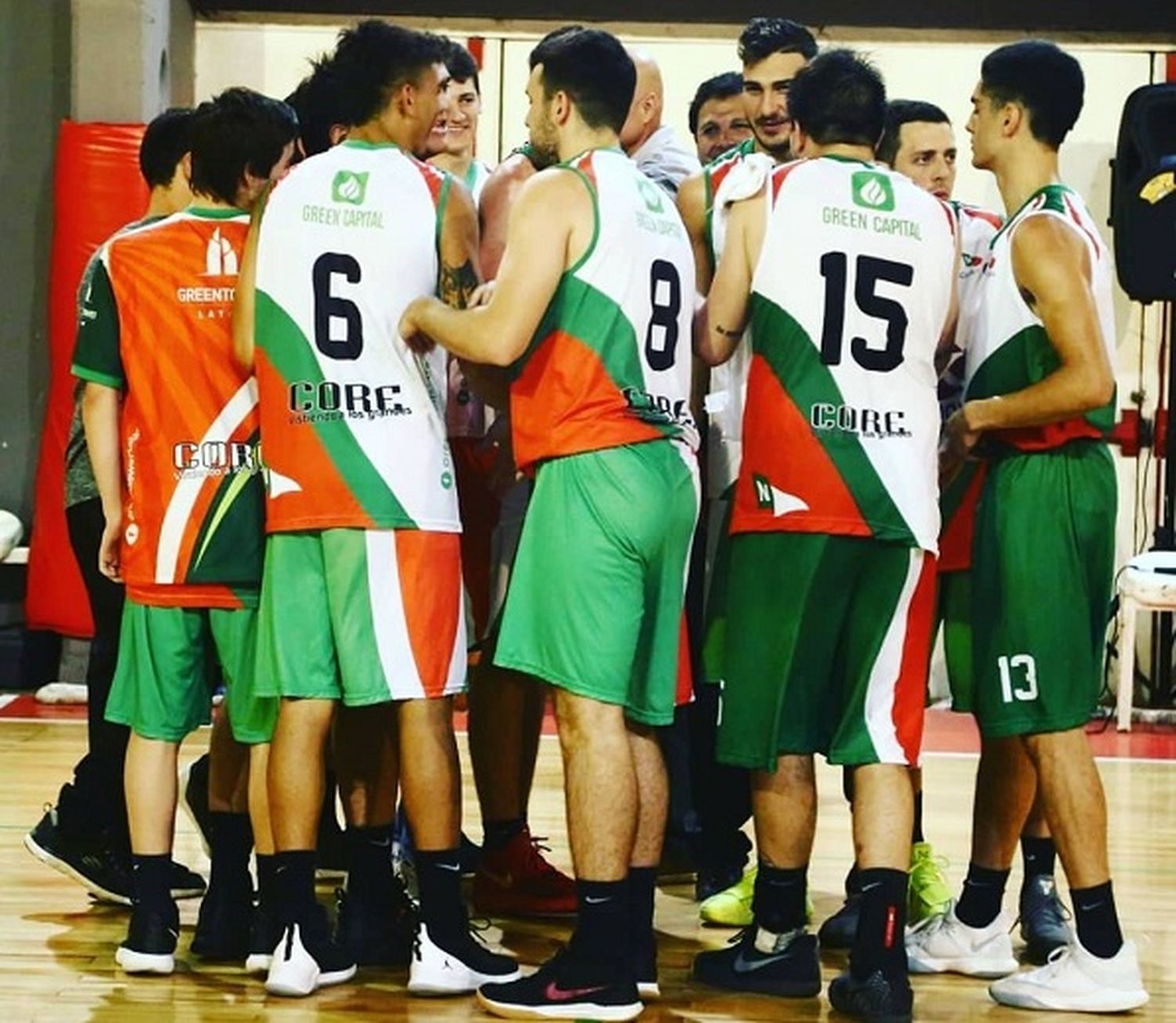 Neptunia va por la recuperación en casa y Racing viaja a Gualeguay