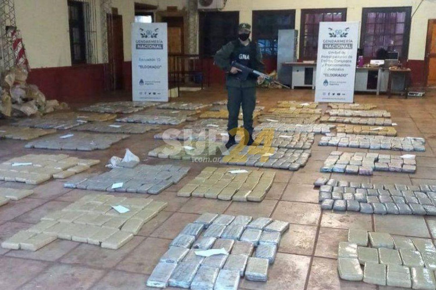 En Misiones: narcotraficantes abandonaron casi 800 kilos de marihuana