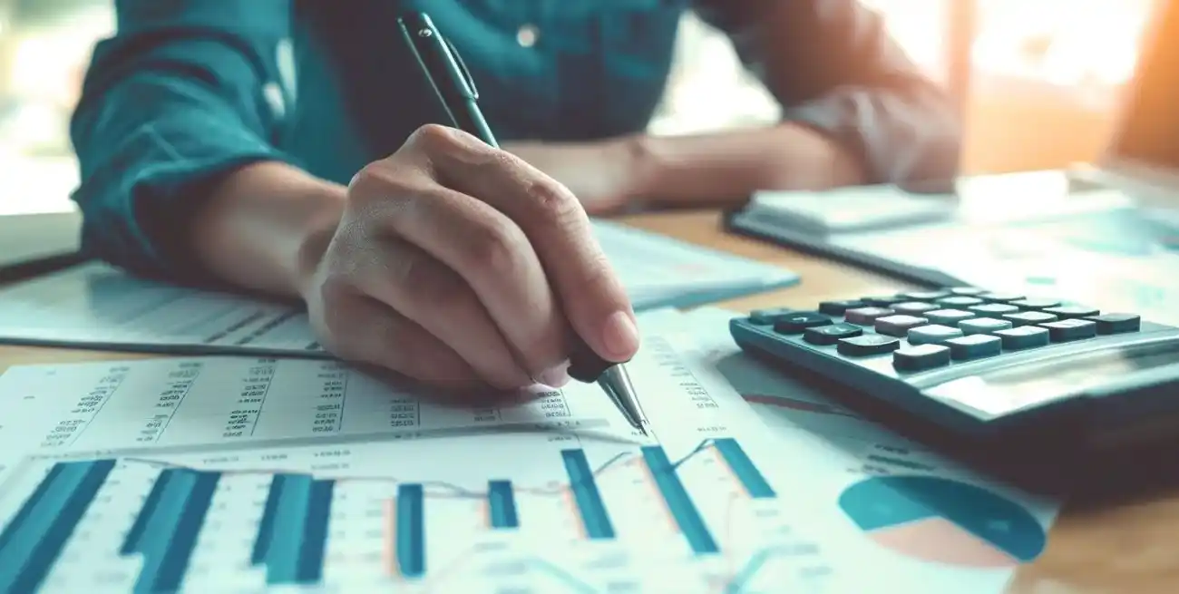 Las cuentas avalan a Milei. El costo está en debate.