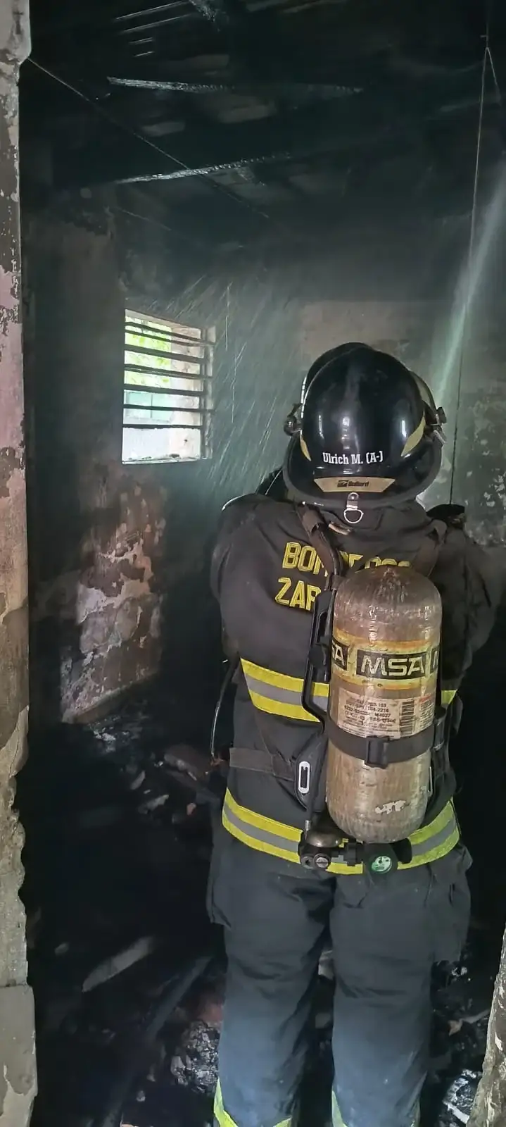 Se volvió a prender fuego en pocas horas una vivienda de Dr. Zamenhof al 200 en Rafaela - 2