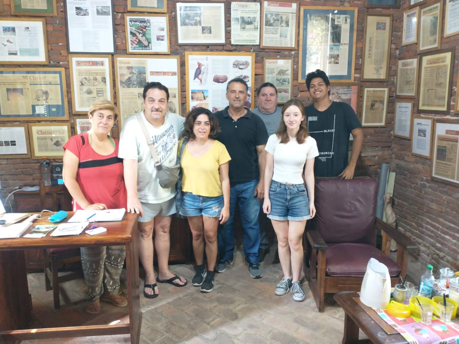 Paola Barrientos y Fernán Mirás pasaron por el Museo Paleontológico
