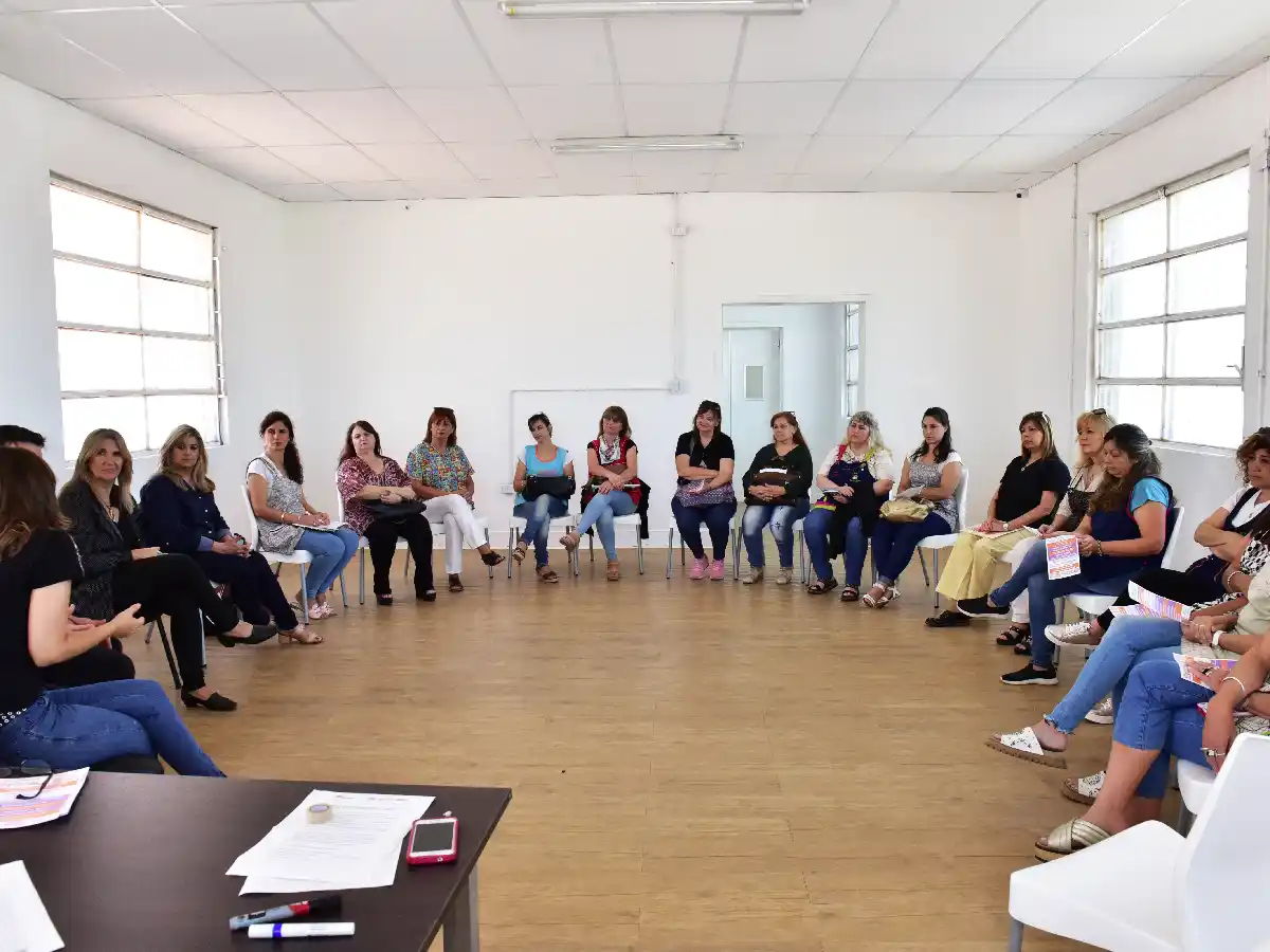  Escuelas y Polo de la mujer, juntos contra la violencia de género