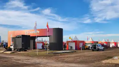 Milei visita Santa Fe y Pullaro traslada su gabinete a Armstrong