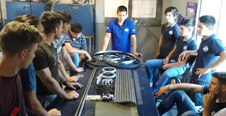 Estudiantes de escuelas técnicas se capacitarán en la fabricación de sillas de ruedas