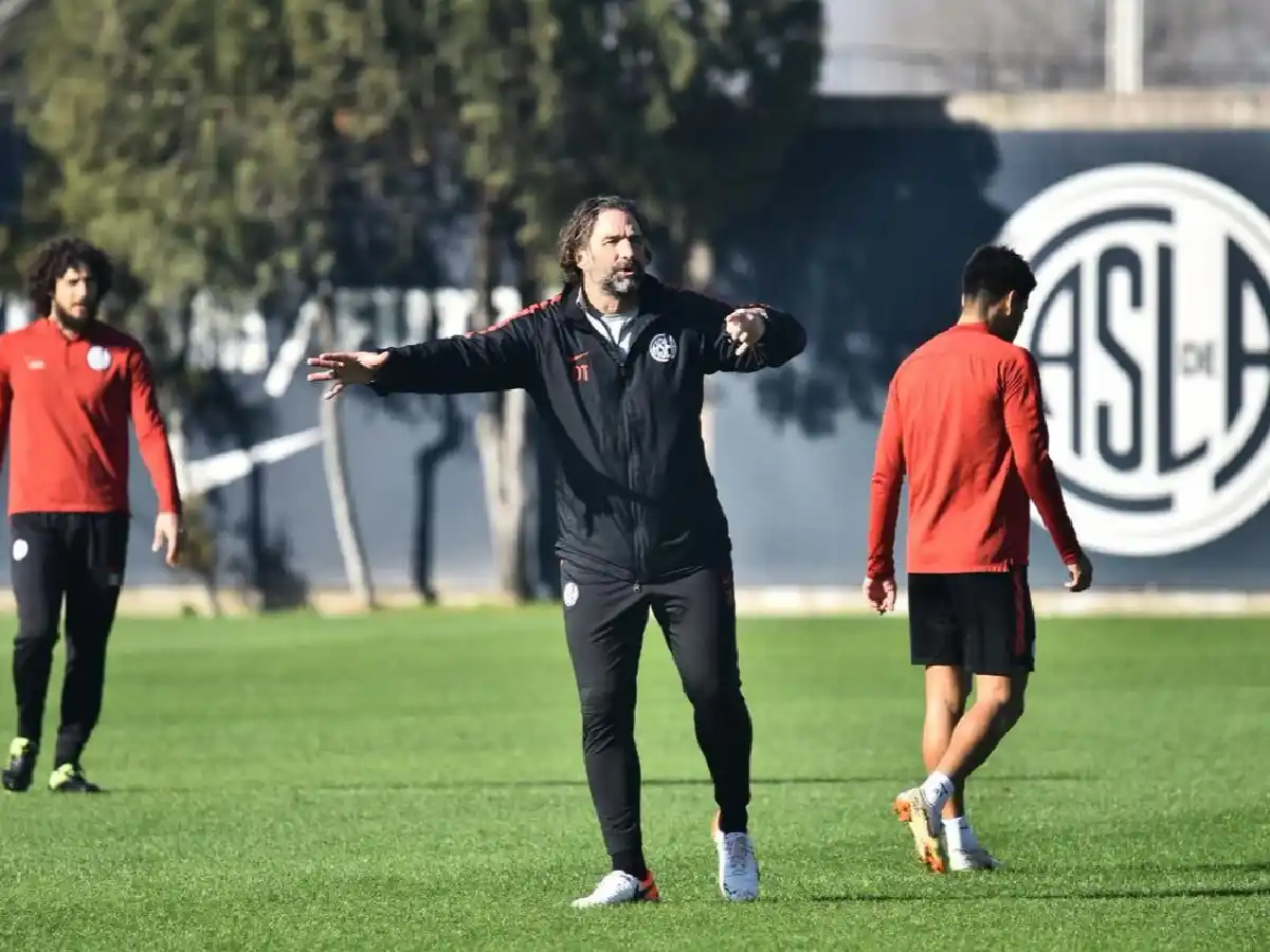 Pizzi dijo que Blandi “tiene que pelear” por su lugar