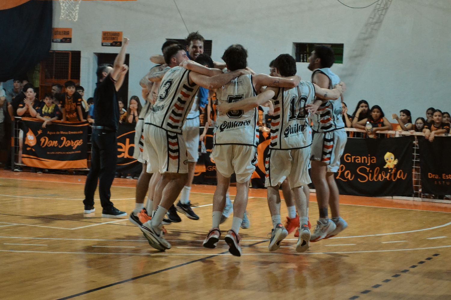 Central enfrenta a Santa Rosa en el inicio de la final de la Superliga Provincial de básquet