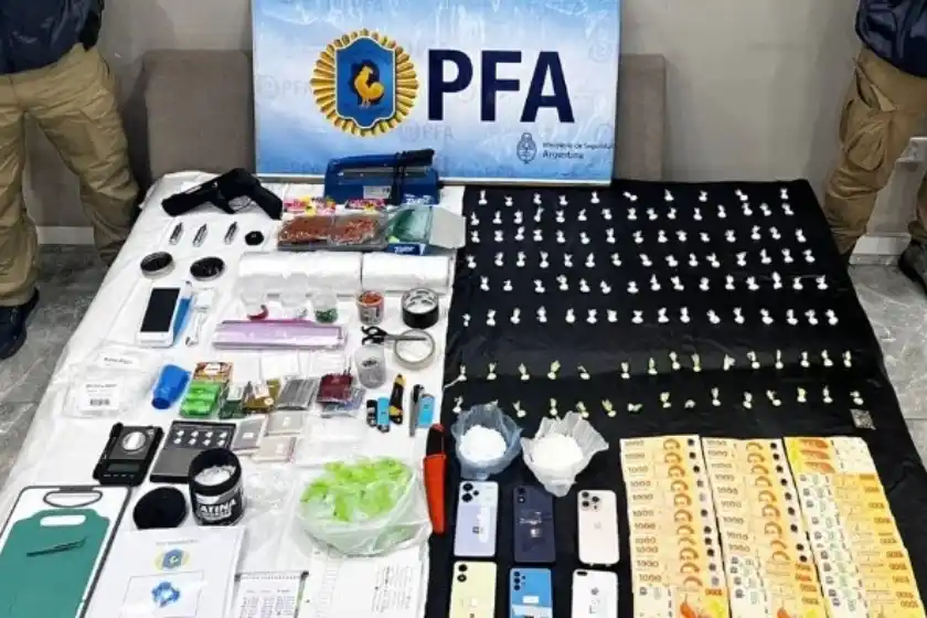 Vendían droga por delivery a través de WhatsApp y fueron detenidos