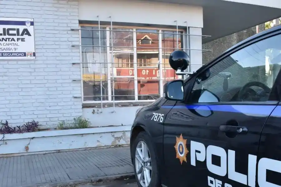 Investigan a dos empleadas policiales por estafar a familiares de presos