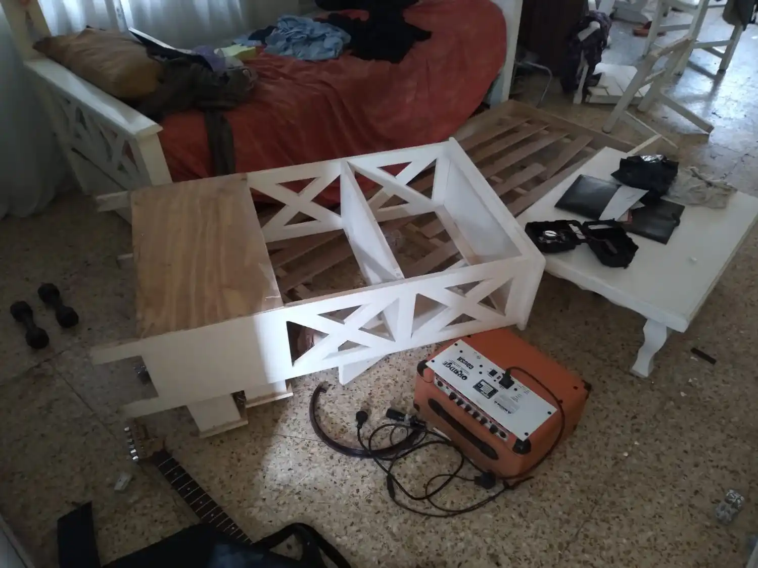 Denunció que su exnovio ocasionó daños en su vivienda