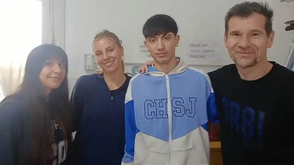 Morena Rivadeneira, Morena Van den Berg, Francisco Arias y el profesor Juan Pablo Tappertti