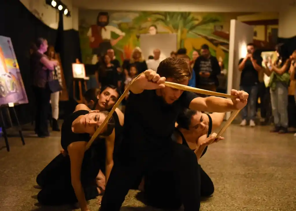 Crespo celebra su 137º aniversario con arte local: se inauguró la muestra ‘Pintó Aniversario’