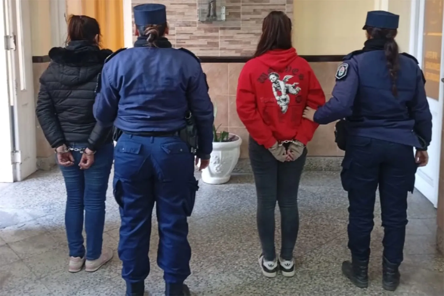Concordia: dos mujeres atacaron a golpes a una alumna de 13 años en una escuela y fueron detenidas