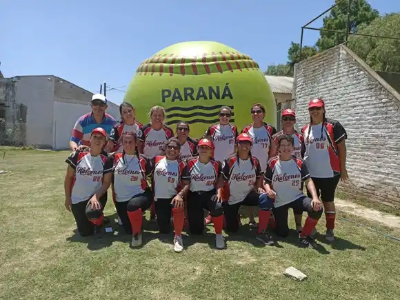 El sóftbol femenino +35 se instala en Villaguay con un torneo de alto nivel