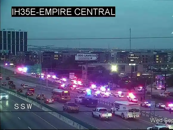 El HORROR se desató en un centro de detención de migrantes en Dallas: tiroteo deja varios muertos y heridos