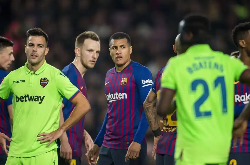 Levante reclamó fuera de término y Barcelona pasó a cuartos