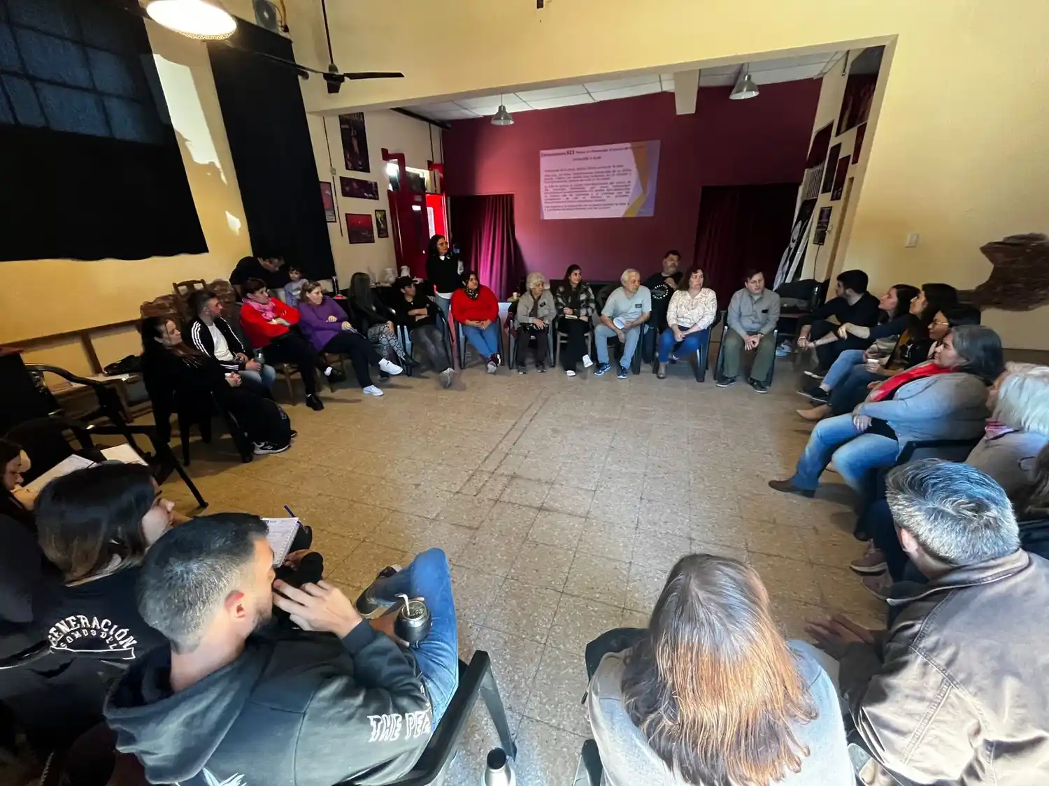 Todos los participantes intercambiaron ideas.