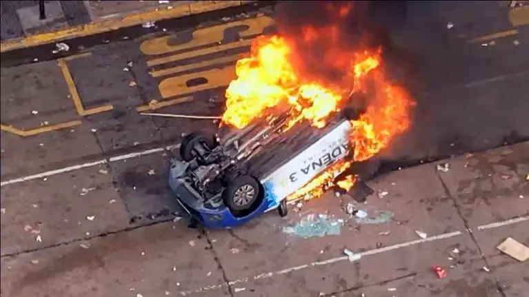 El desgarrador llanto del periodista de Cadena 3 al que le incendiaron el móvil