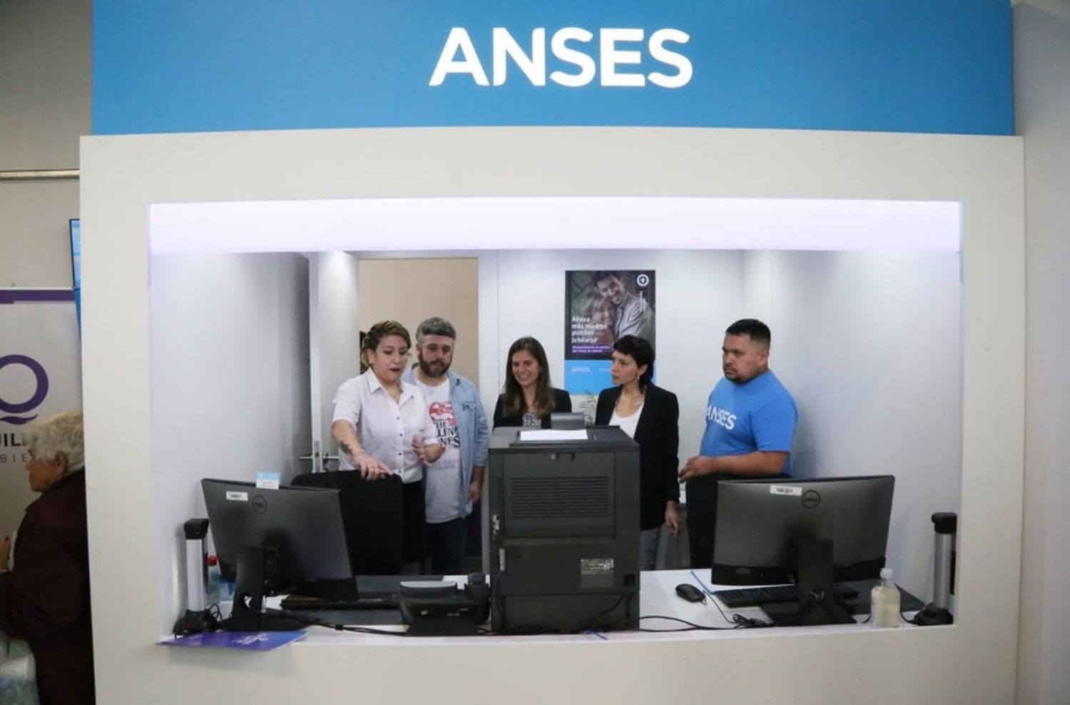 Fernanda Raverta y Mayra Mendoza visitaron un punto de ANSES en Quilmes