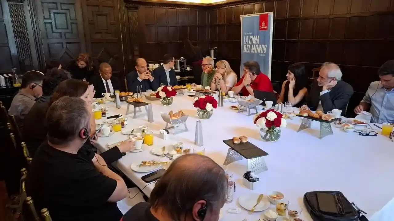 Empresa aérea de los Emiratos Árabes fortalece su operatoria en Argentina