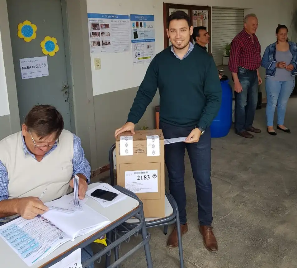 Luego de votar, el intendente electo de Aldea San Antonio recordó a Néstor Kirchner  