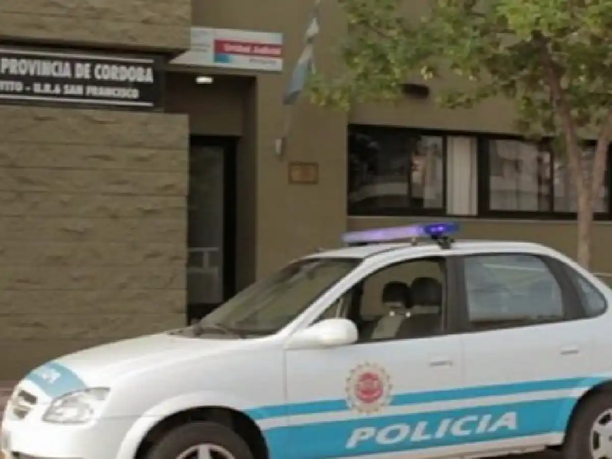 Arroyito: protagonizó un choque y le secuestraron un arma