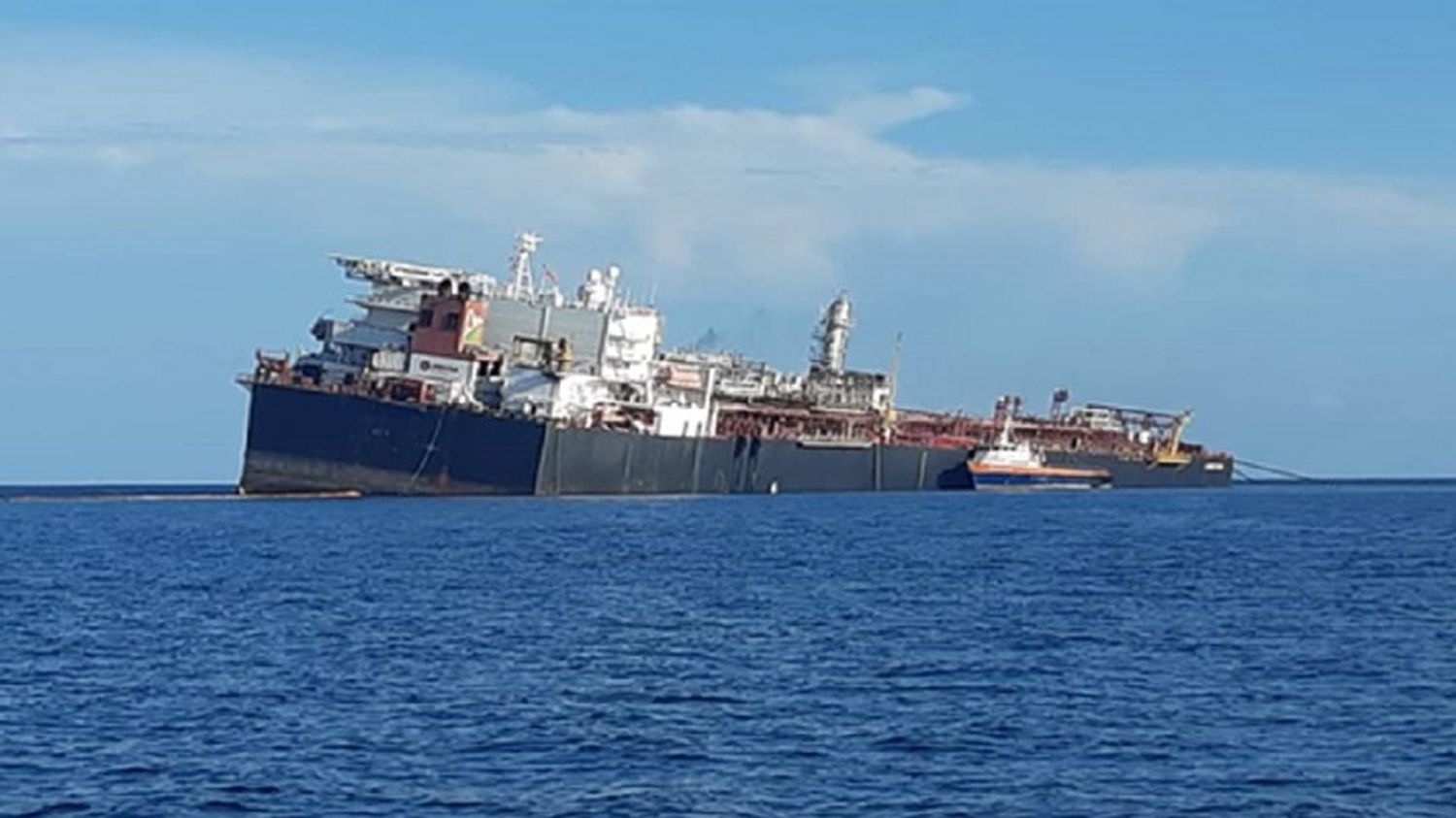 «El buque Nabarima se hunde»: expertos alertan por posible derrame de crudo