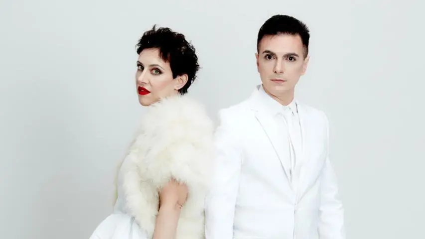 Miranda!. Dúo musical argentino de pop compuesto por los cantantes Alejandro Sergi y Juliana Gattas