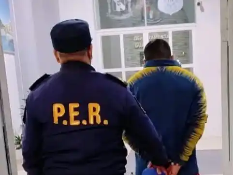 Quiso robar un motorhome en plena madrugada, pero fue descubierto por el dueño
