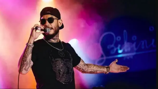 Tiraron a Ulises Bueno del escenario en pleno show y le robaron todo