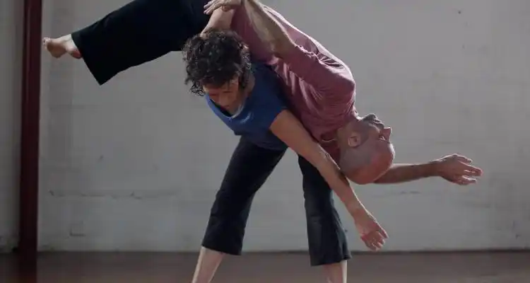 Danza: Natalia Boffa dicta un seminario de contact improvisación este sábado