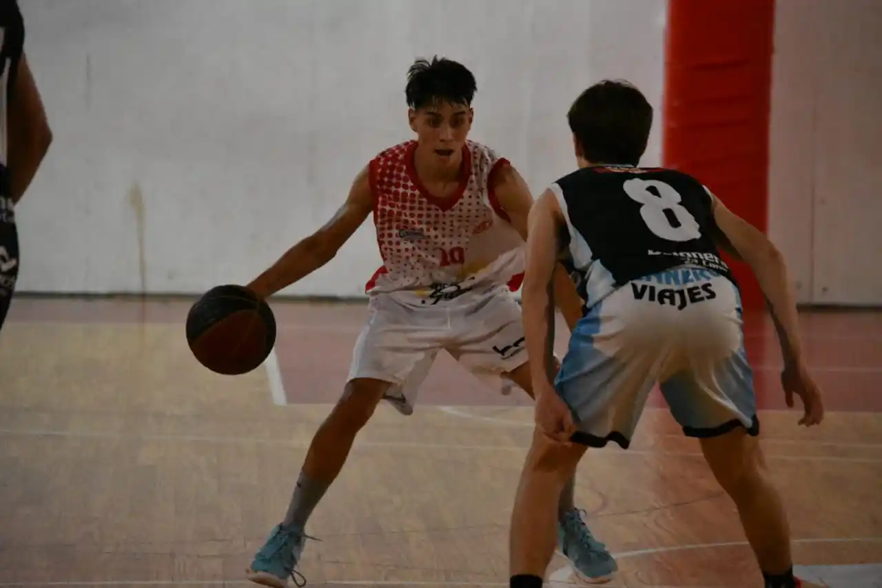 Provincial U19: Mitre hizo un buen primer tiempo pero no pudo con Argentino de Pergamino