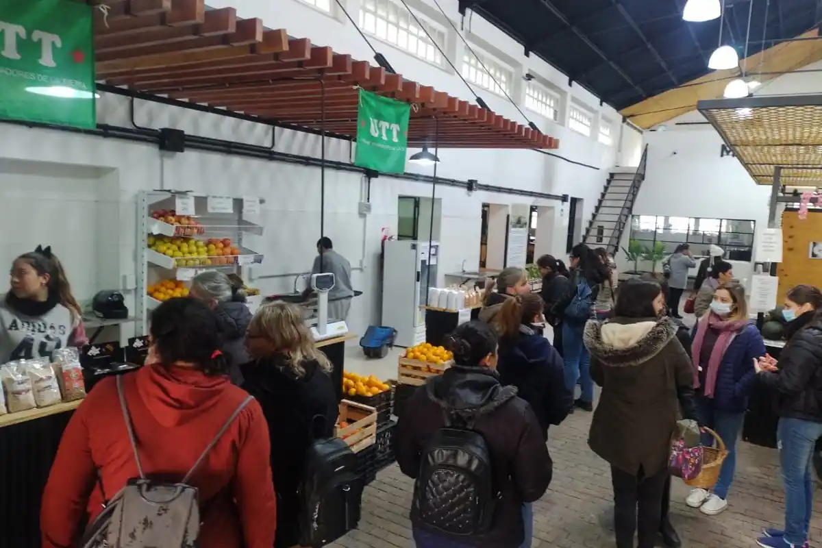 El Municipio destacó el éxito del Mercado del Frigorífico y la oposición denunció que “es un engaño a la sociedad”