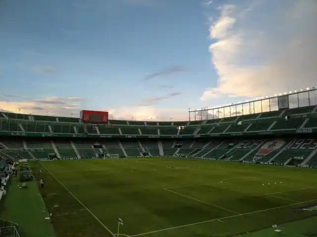 Christian Bragarnik compró la totalidad del Elche, de la Segunda División de España