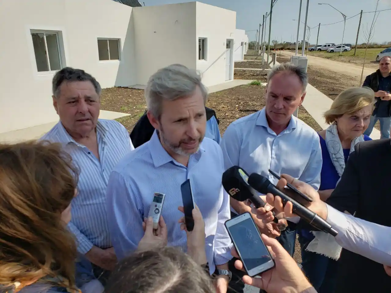 El ministro Frigerio participó en la inauguración oficial de las 25 Viviendas