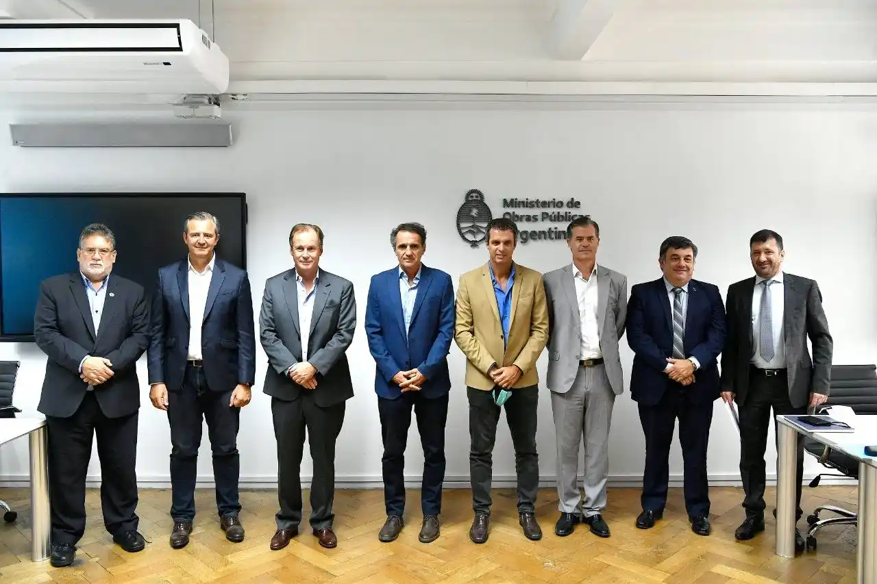 BORDET, KATOPODIS Y CRESTO HABLARON DE OBRAS CON INTENDENTES ENTRERRIANOS