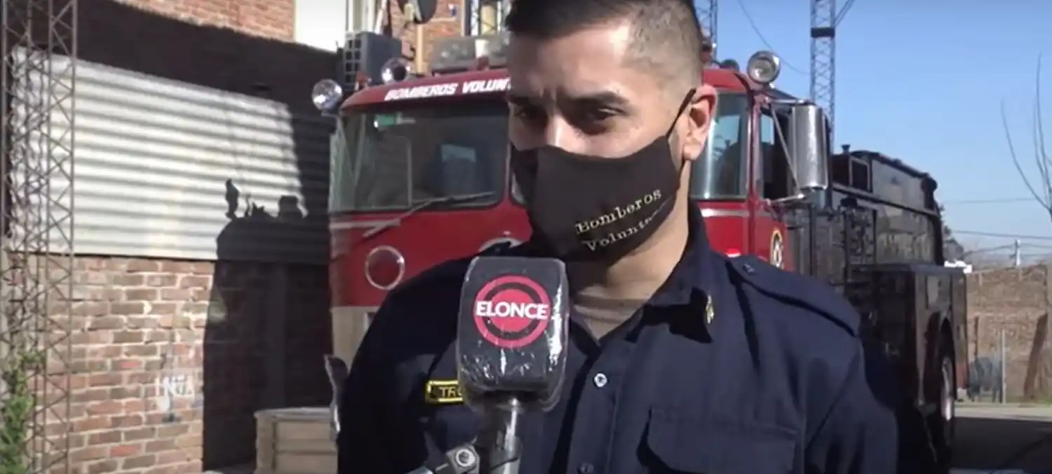 Colectivero, bombero y héroe: salvó la vida a un pequeño que se estaba ahogando