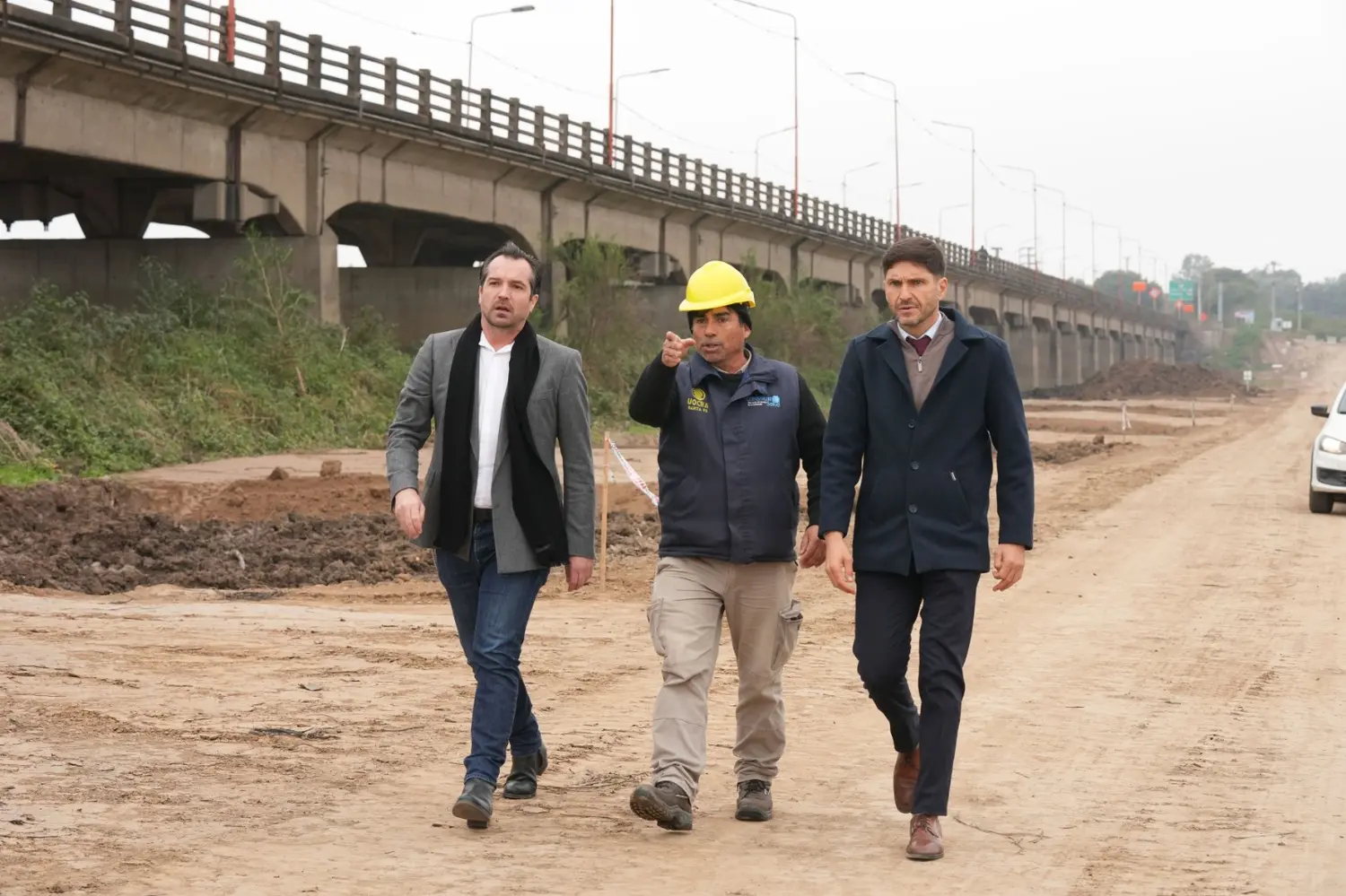 Pullaro y el intendente de Santo Tomé recorren la obra