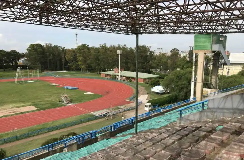 Avanzan las tareas de reparación de distintos centros de deporte en la ciudad