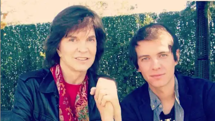 EN FOTOS: Así ha sido la transformación del hijo de Camilo Sesto en mujer