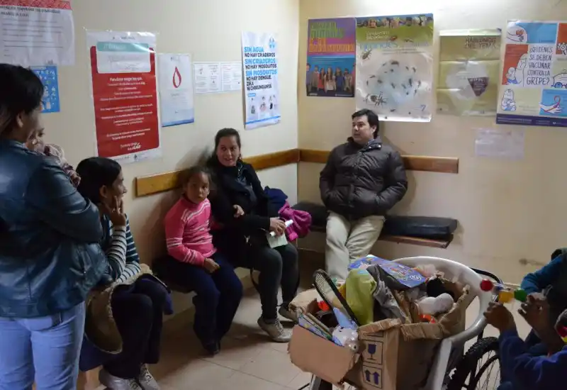 Canosa visitó centro comunitarios en Las Flores