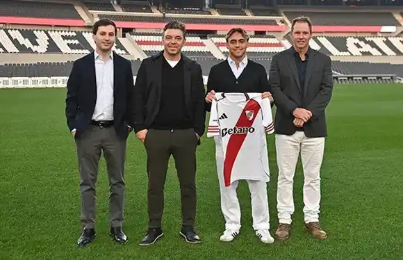 Alex Woiski, el "europibe" con raíces marplatenses que River blindó con una cláusula de 100 millones