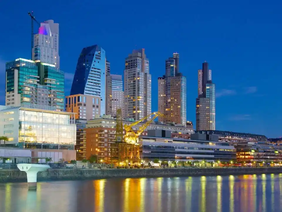 Dos décadas de subsidios a vecinos “pobres” de Puerto Madero: parte de la plata derrochada en la Argentina