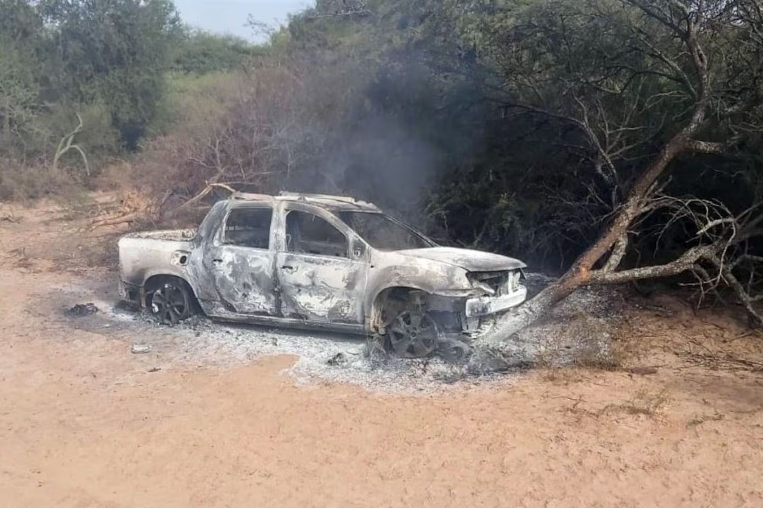 camioneta incendiada - 1
