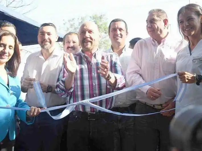 Insfrán inauguró un centro de salud en Villa Hermosa