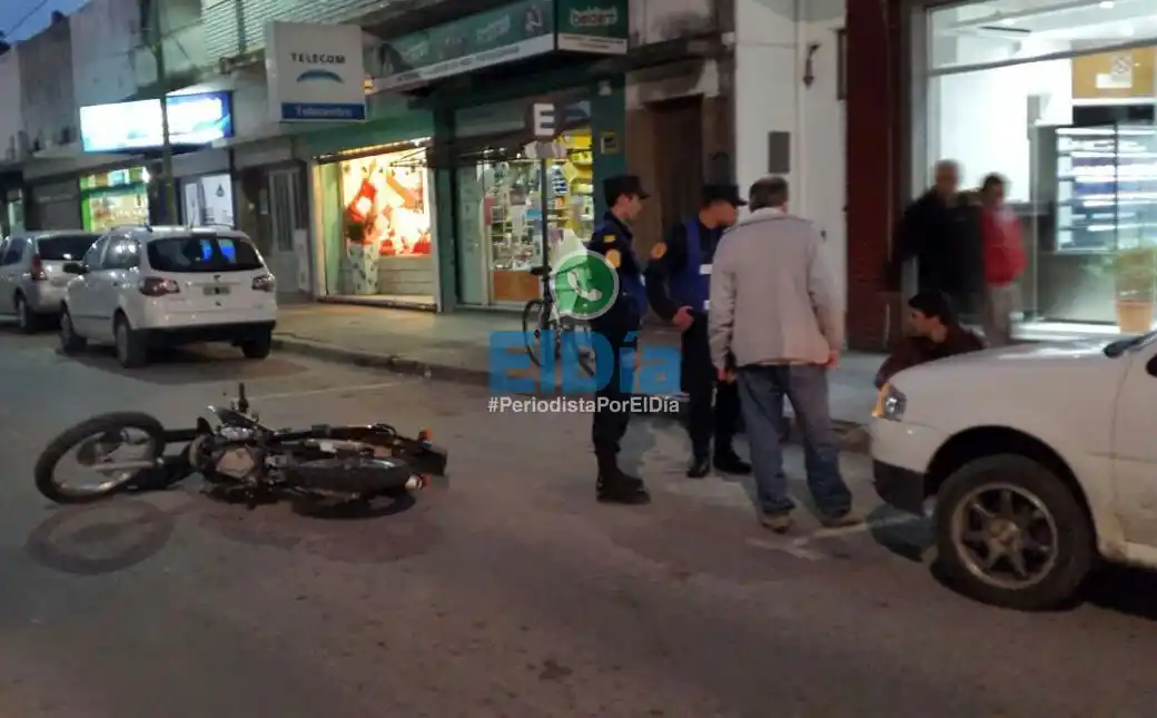 Motociclista sufrió heridas leves como consecuencia de choque 