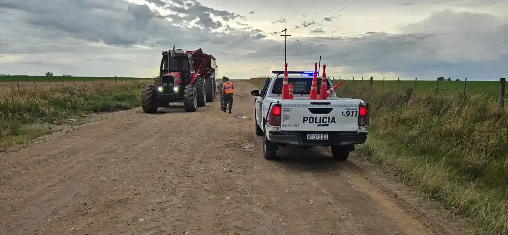 Dos contratistas rurales fueron sancionados por dañar caminos en Gonzales Chaves