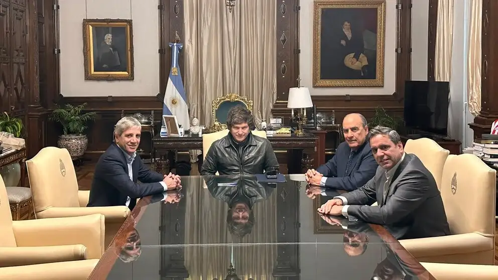 Milei prepara un “súper lunes”: reuniones con las mesas nacional y bonaerense y presentación del Presupuesto