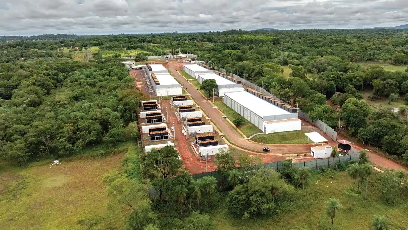 Seis meses sin dormir: el pueblo que se rebeló contra el ruido de una criptogranja