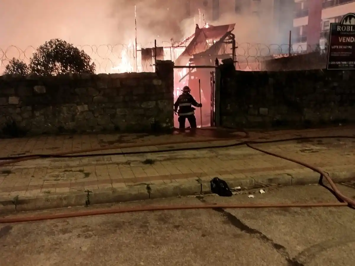 Tras el incendio, el bloque de concejales de Acción Marplatense presentó un pedido de informes.